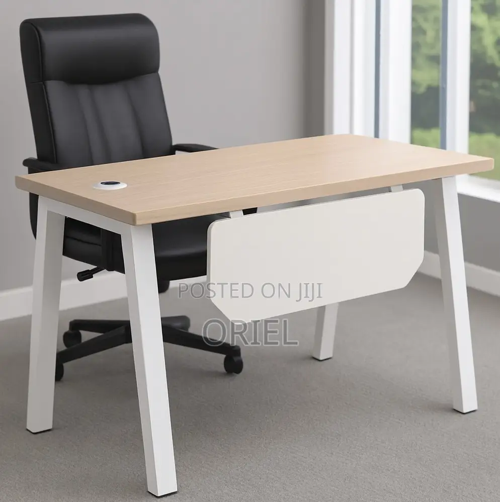 Executive Desks:- Modern 140cm Executive Office Furniture Desk