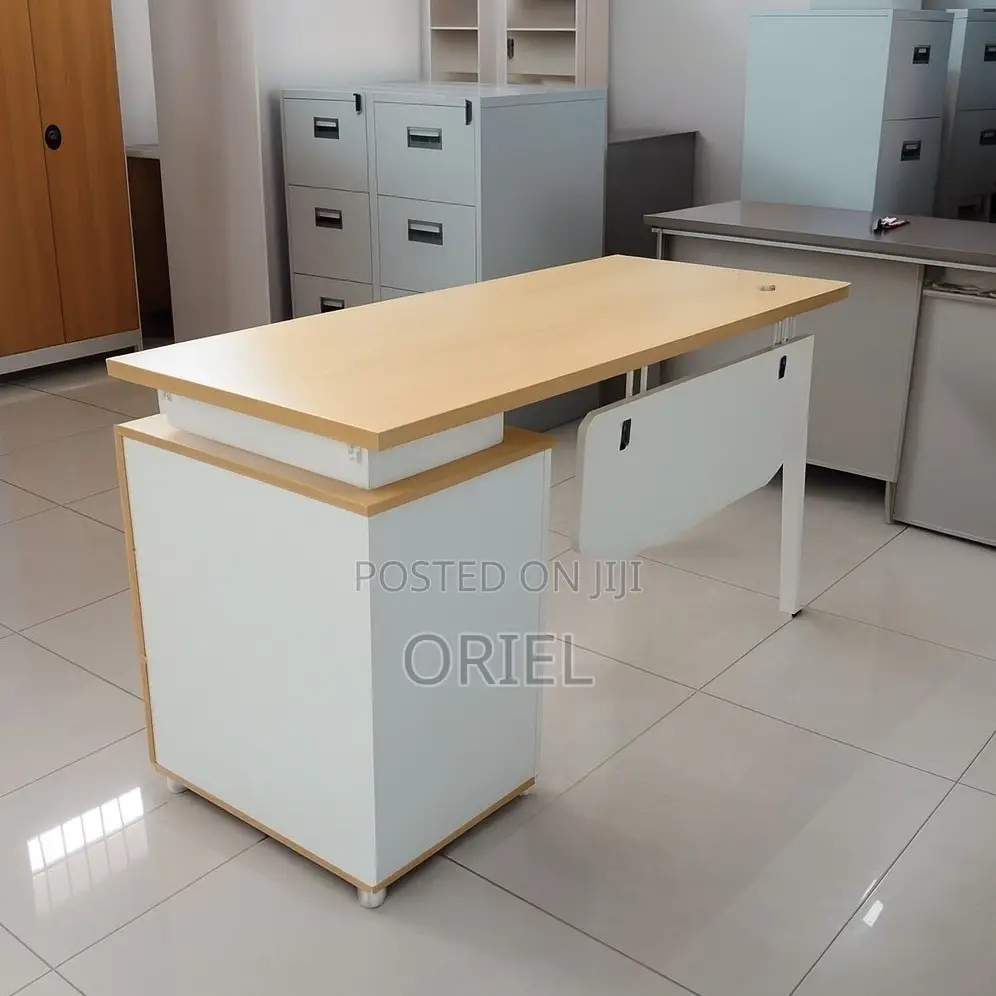Executive Desks:- Modern 140cm Executive Office Furniture Desk