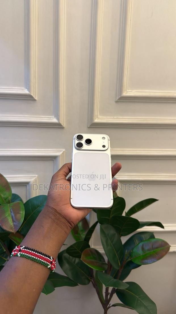 Apple iPhone 17 Pro Max 1 TB White - thumbnail 2