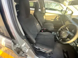 Toyota Vitz 1.3 AWD 5dr 2018 Brown