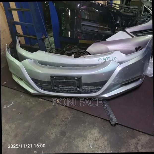 Honda Insight Front Bumper Available - main view