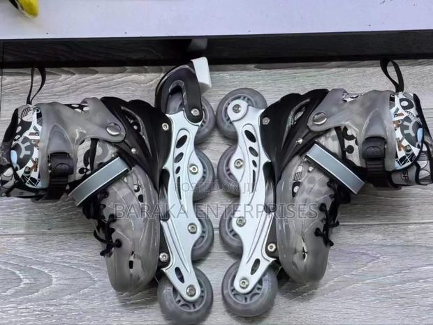 Rubber Wheels Skate Shoes High Quality