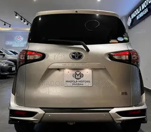 Toyota Sienta 1.5 AWD (6-seater) 2020 Pearl
