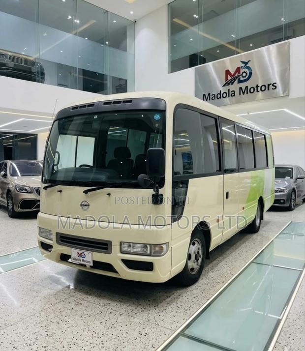 Nissan Civilian 2019 Yellow - main view