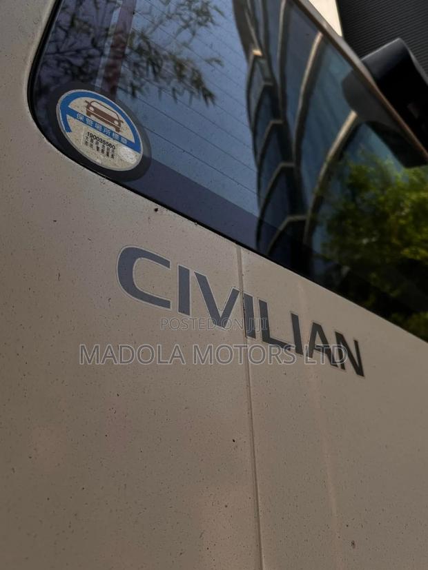 Nissan Civilian 2019 Yellow - thumbnail 3