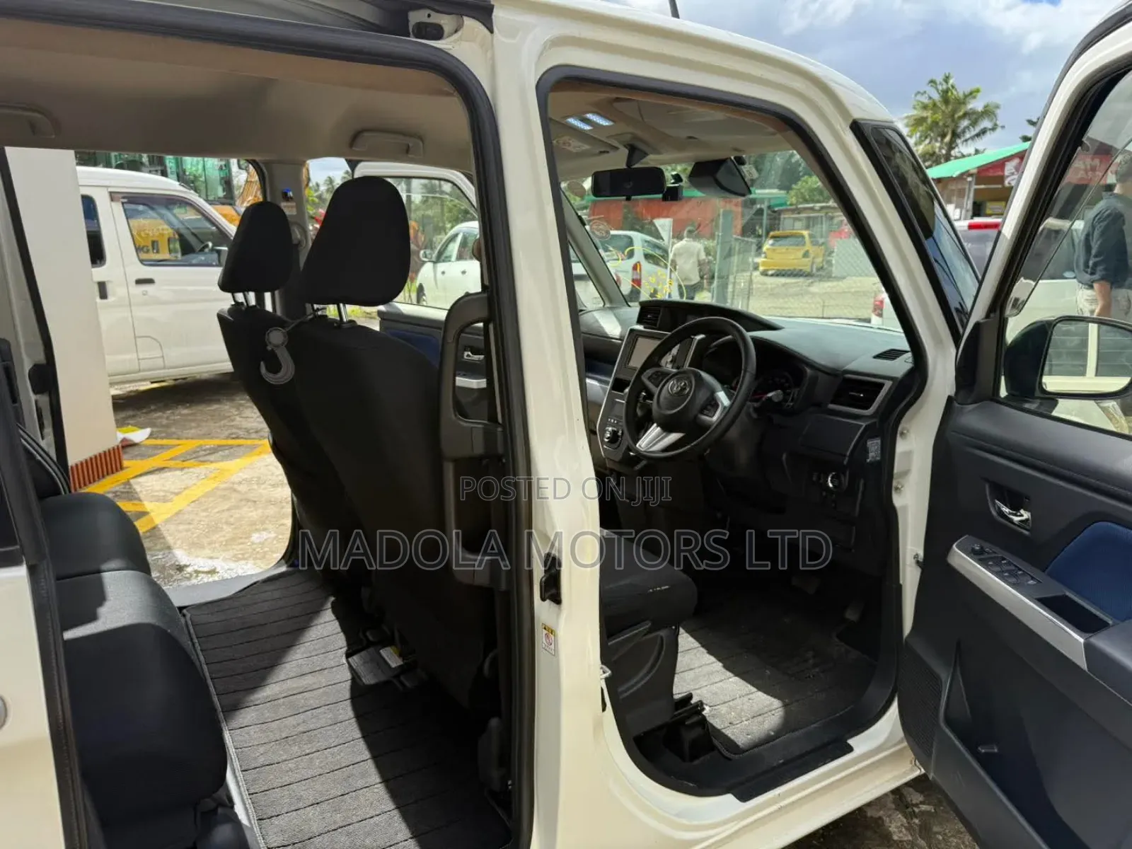 Toyota Tank 1.0 AWD 2019 Pearl