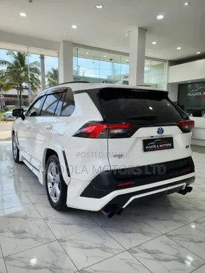 Toyota RAV4 Adventure AWD 2020 White