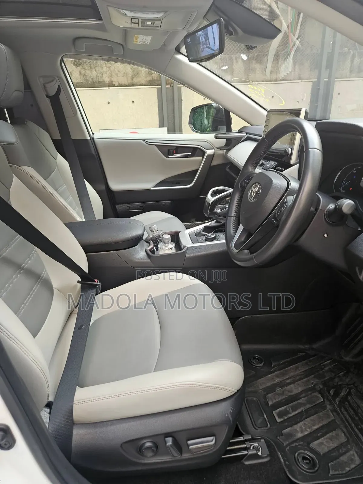 Toyota RAV4 Adventure AWD 2020 White