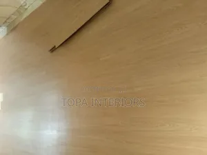 Brown Floor Lamination LVT Mkeka Mbao Flooring Waterproof Carpeting