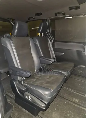 Toyota Noah 1.8 FWD Hybrid (7 seater) 2019 White