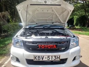 Toyota Hilux 2013 Off white
