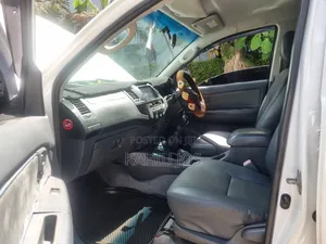 Toyota Hilux 2013 Off white