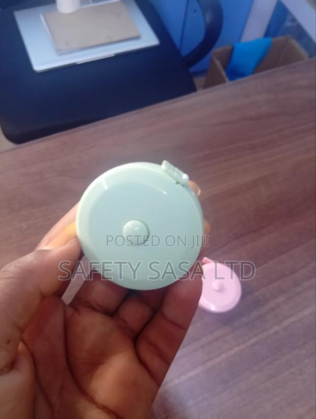 Retractable Measuring Tape - thumbnail 2