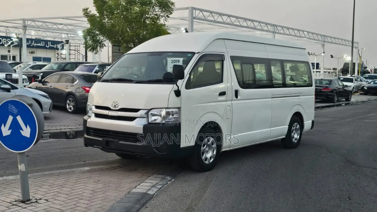 Toyota HiAce 2019 White