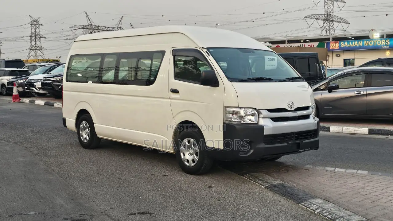 Toyota HiAce 2019 White