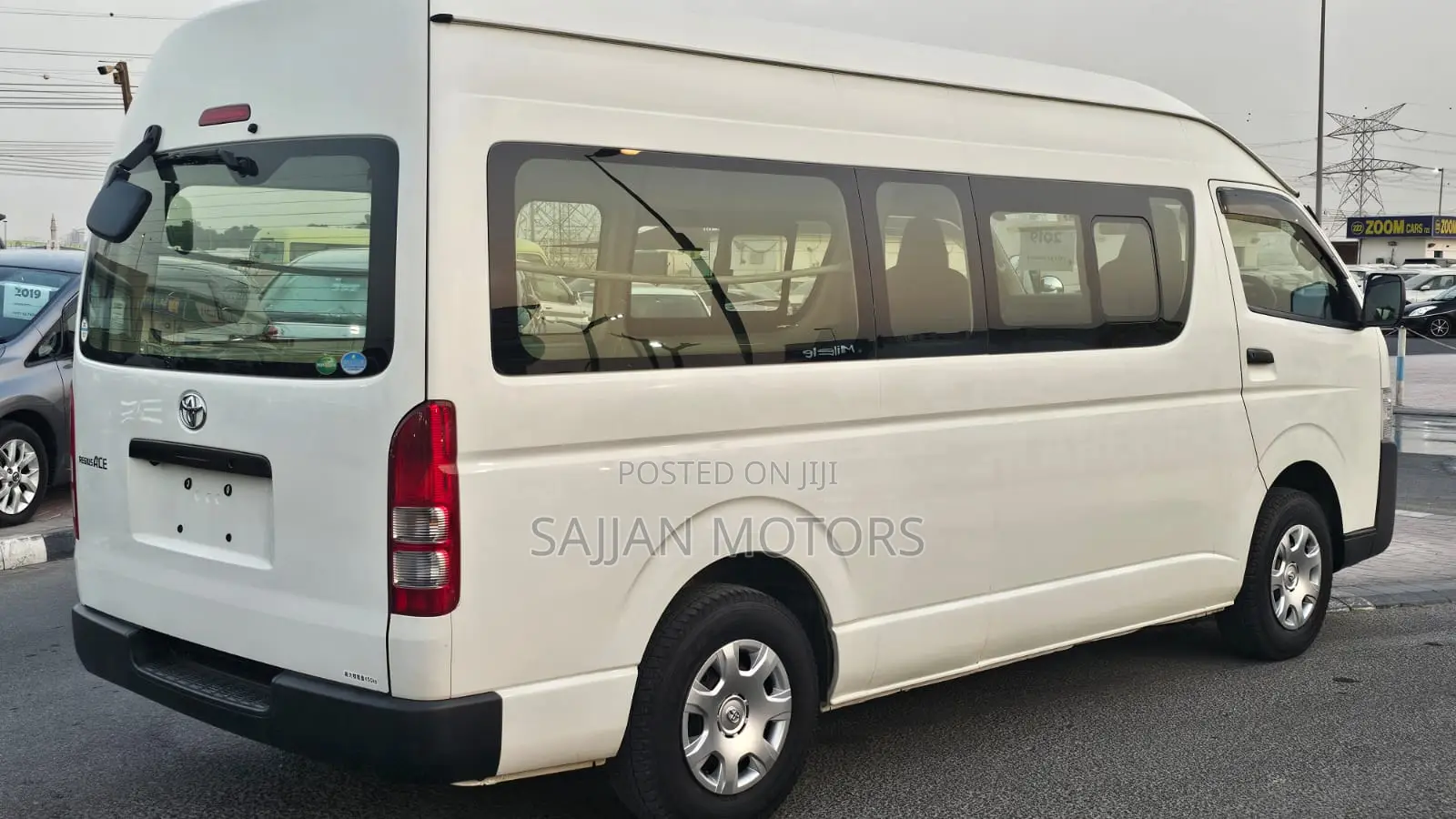 Toyota HiAce 2019 White