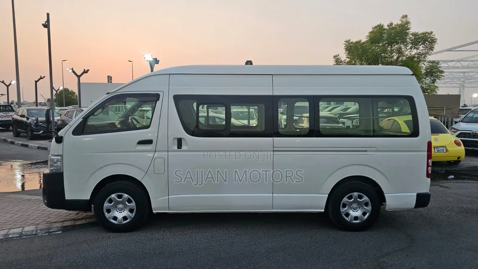 Toyota HiAce 2019 White
