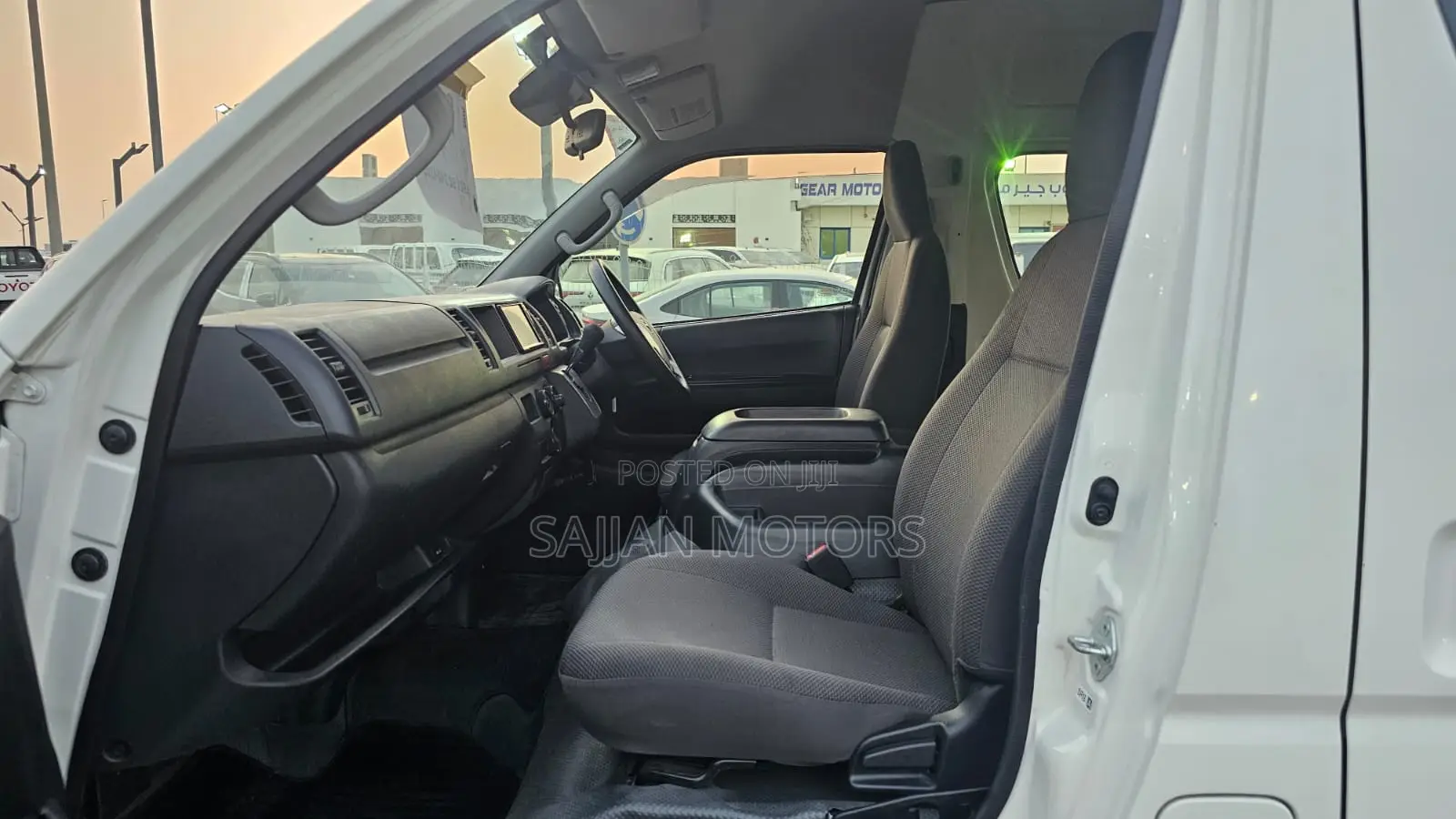 Toyota HiAce 2019 White