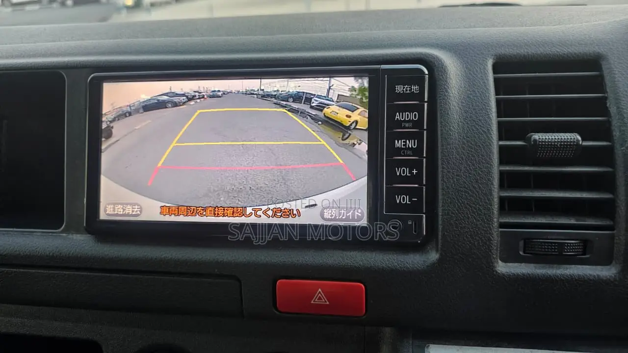 Toyota HiAce 2019 White