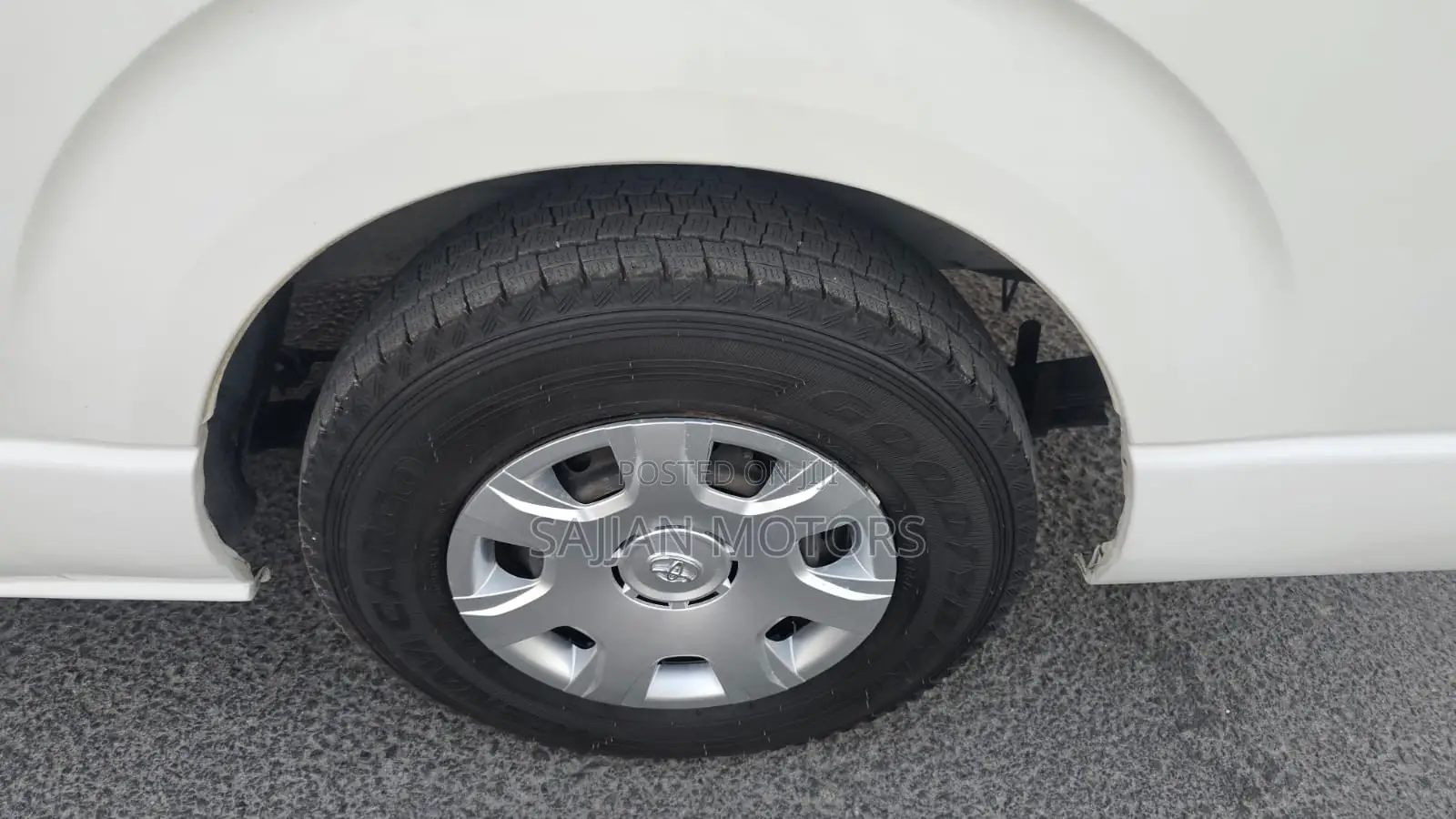 Toyota HiAce 2019 White