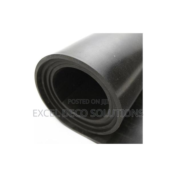 Long Lasting Rubber Floor Mat for Shops, Offices, Gyms and Garages