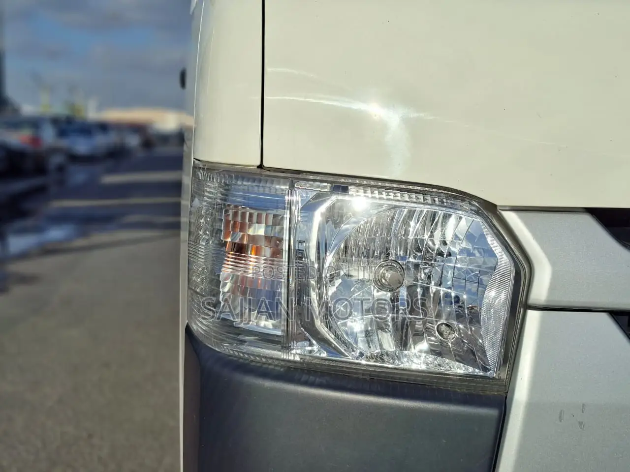 Toyota HiAce 2019 White