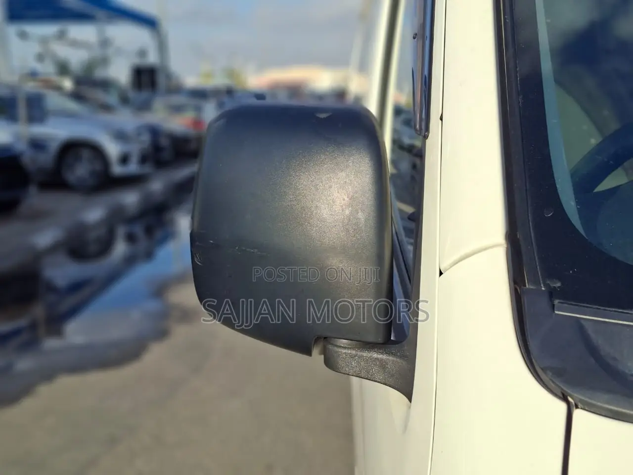 Toyota HiAce 2019 White