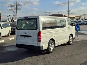 Toyota HiAce 2019 White