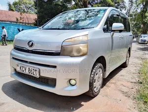 Toyota Voxy 2013 Silver