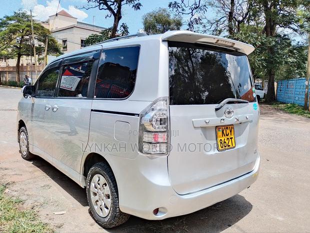 Toyota Voxy 2013 Silver - thumbnail 5