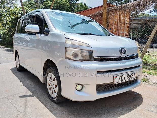 Toyota Voxy 2013 Silver - thumbnail 14