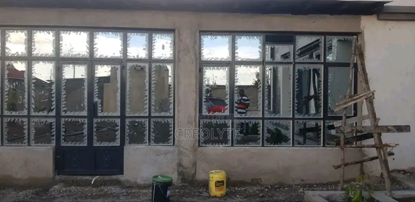 Glass Fitting Putty Services