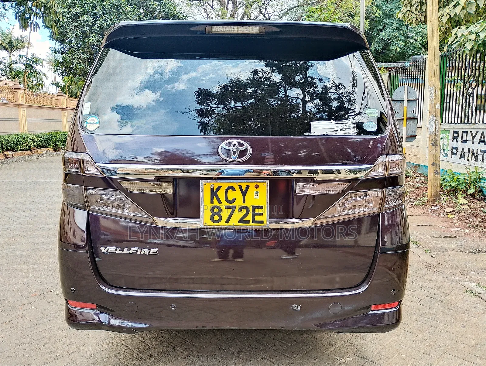 Toyota Vellfire 2013