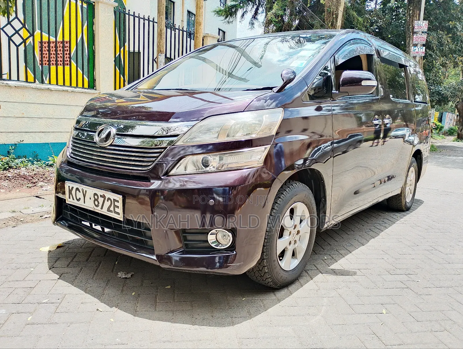Toyota Vellfire 2013
