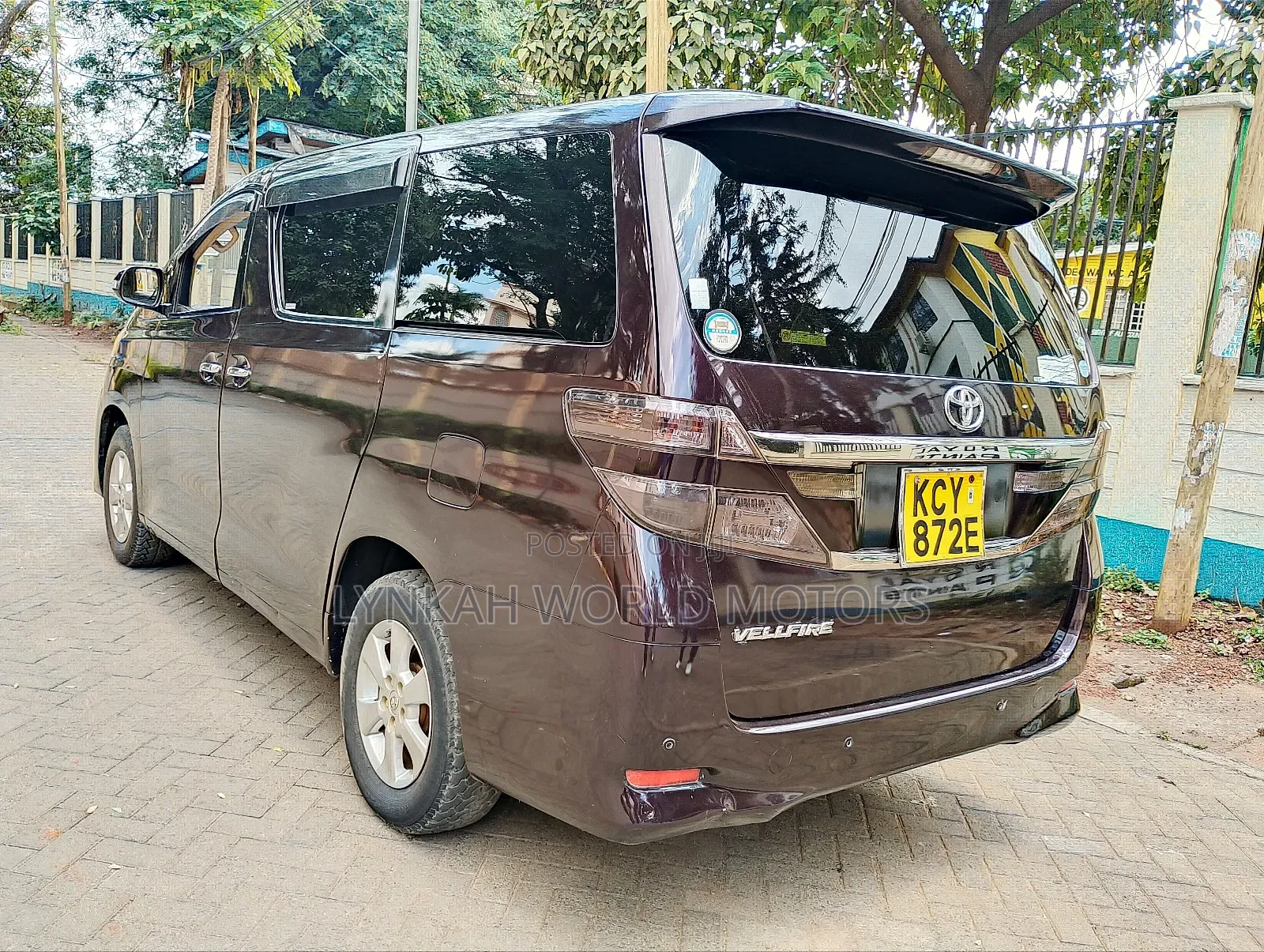 Toyota Vellfire 2013