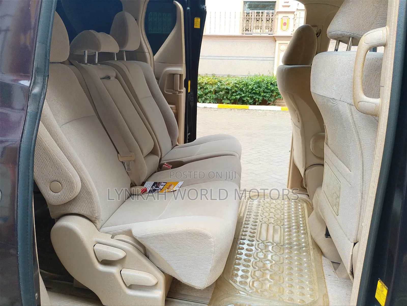 Toyota Vellfire 2013