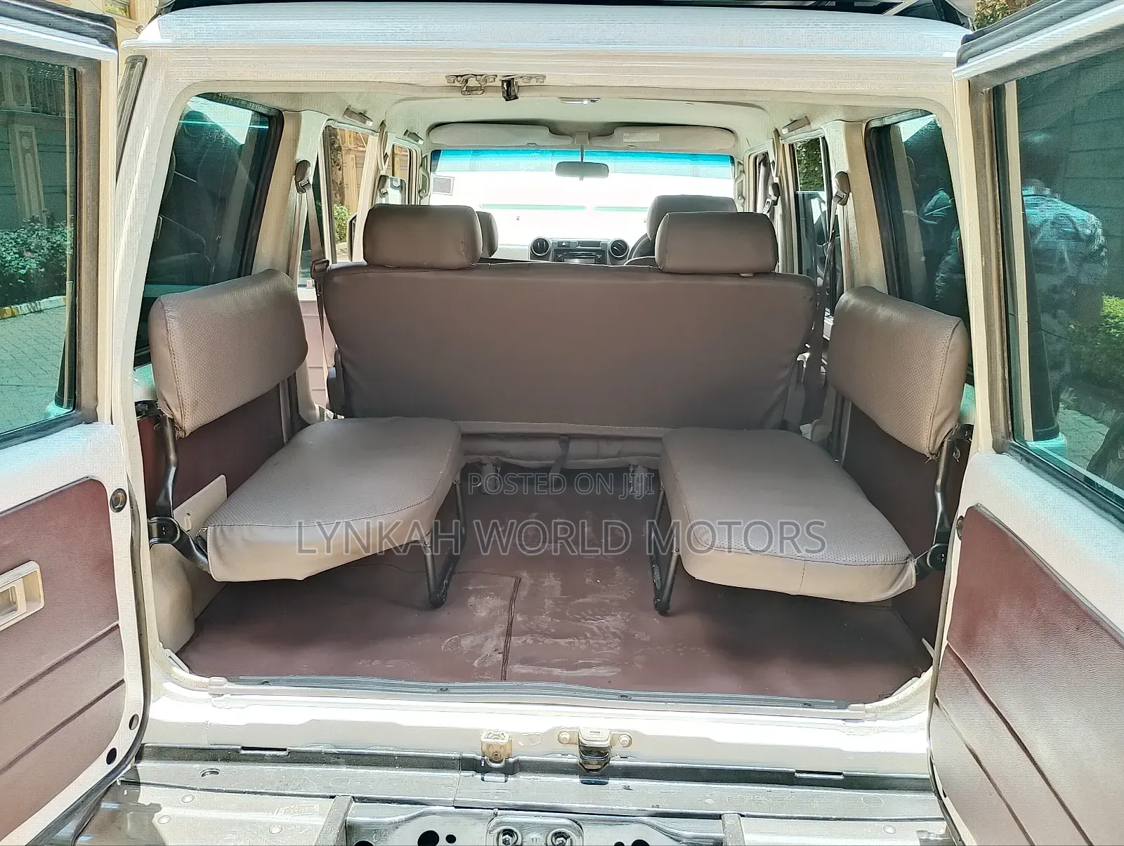 Toyota HiAce 2014 White