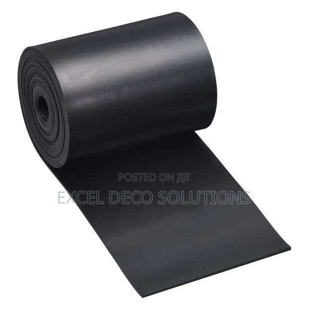 Strong Rubber Mat Flooring for Gym, Garage, Workshop and Corridor Use
