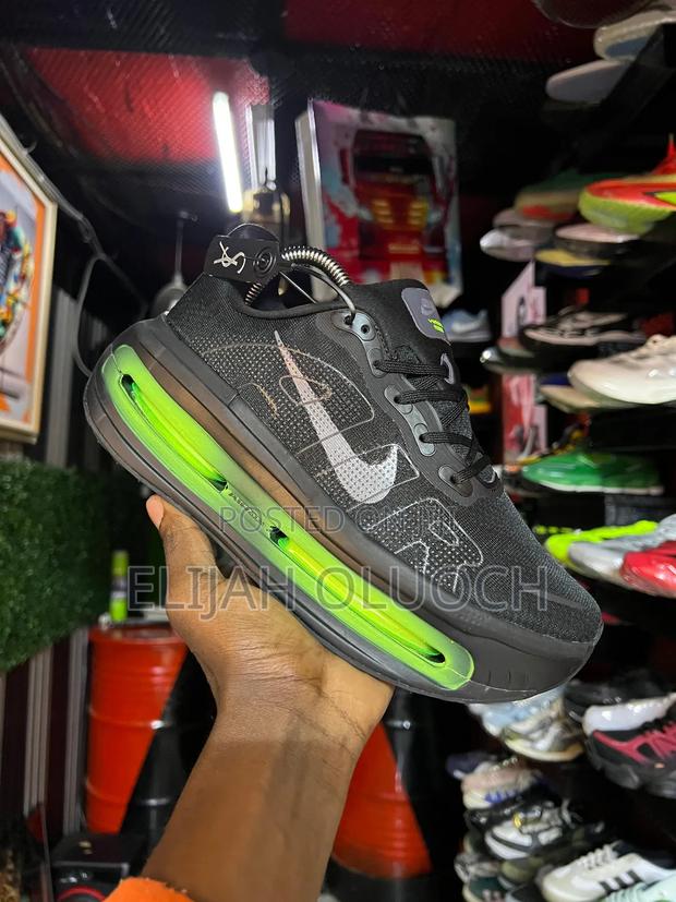 Nike Vomero Premium “Black With Volt Color Way”Sizes:38-45