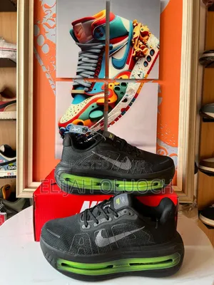 Nike Vomero Premium “Black With Volt Color Way”
Sizes:38-45