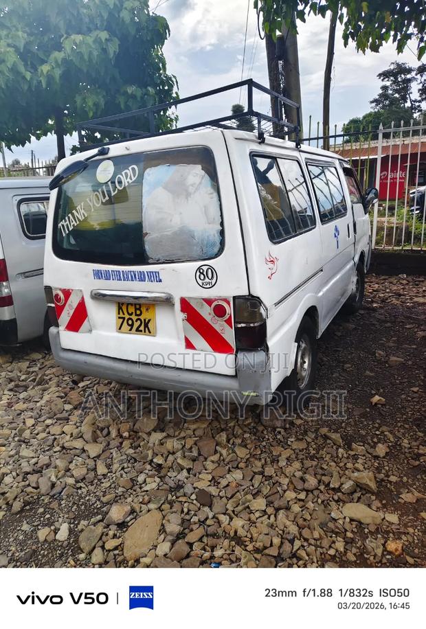 Nissan Vanette 2009 White - thumbnail 6