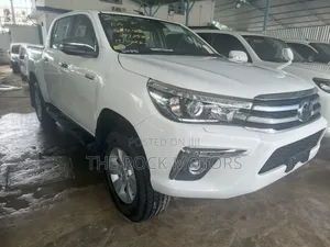 Toyota Hilux 2019 White
