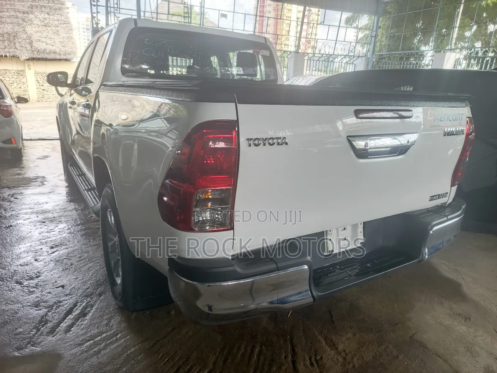 Toyota Hilux 2019 White