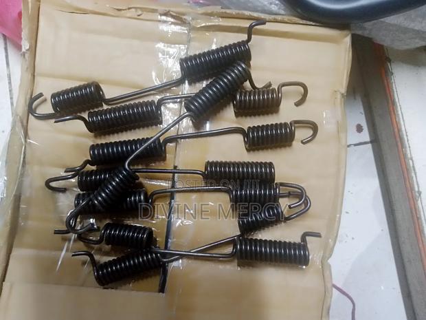Return Spring Mistubishi Canter - main view