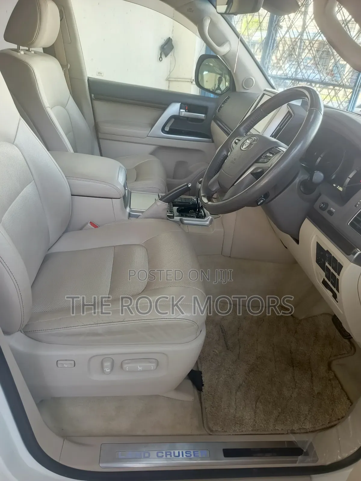 Toyota Land Cruiser Prado 2018 White