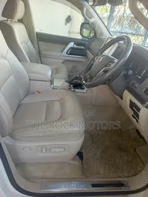 Toyota Land Cruiser Prado 2018 White