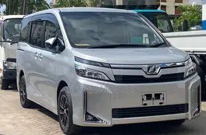 Toyota Voxy 2019 Silver