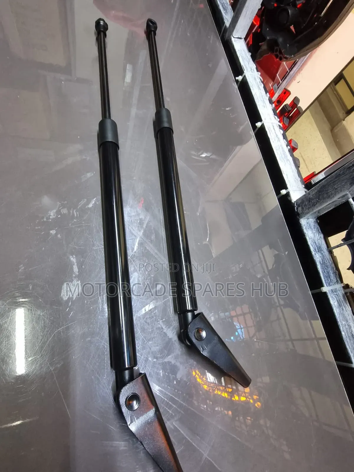 Toyota Ist 2003 Boot Shocks Struts