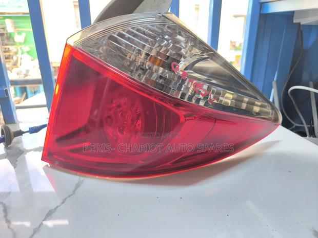 Toyota Ractis 2012 Taillights (Diode)