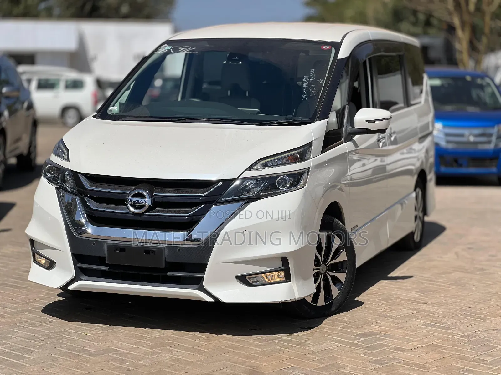 Nissan Serena 2018 White